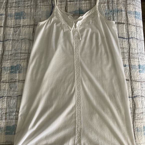 Hanro White Chemise Elegant Nightgown - Picture 3 of 5